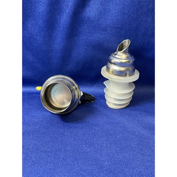 Vintage Metal Screw Top Spout Bottle Stopper Duck Design - Picture 6 of 7